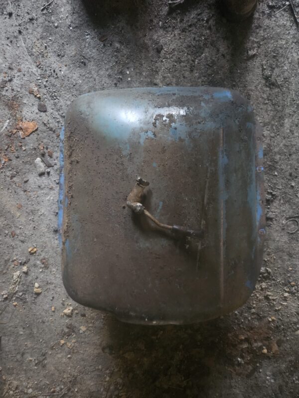 Layland diesel fuel tank - Image 2