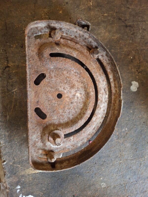 Massey Ferguson 35 Hydraulic quadran back plate - Image 2