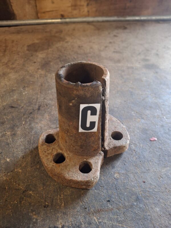 Fordson Standard N Rear wheel holder